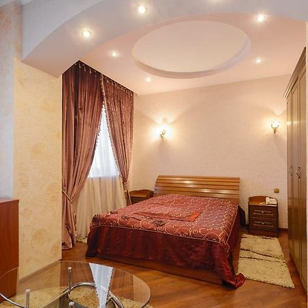 Ghostinitsa "Lina" Hotel Петропавловск Екстериор снимка