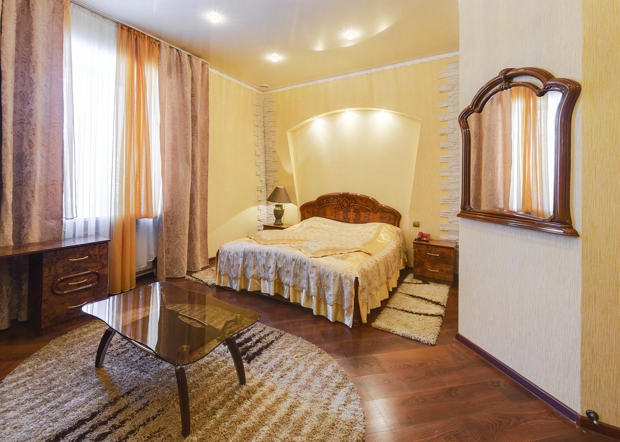 Ghostinitsa "Lina" Hotel Петропавловск Екстериор снимка
