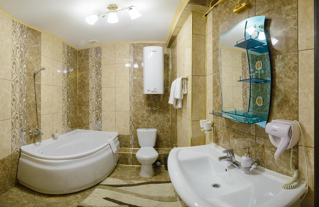 Ghostinitsa "Lina" Hotel Петропавловск Екстериор снимка