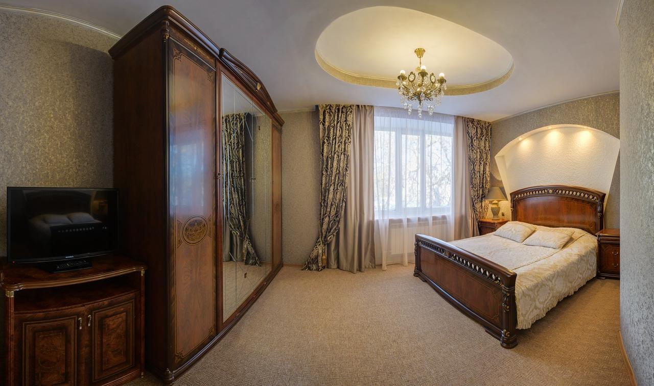 Ghostinitsa "Lina" Hotel Петропавловск Екстериор снимка
